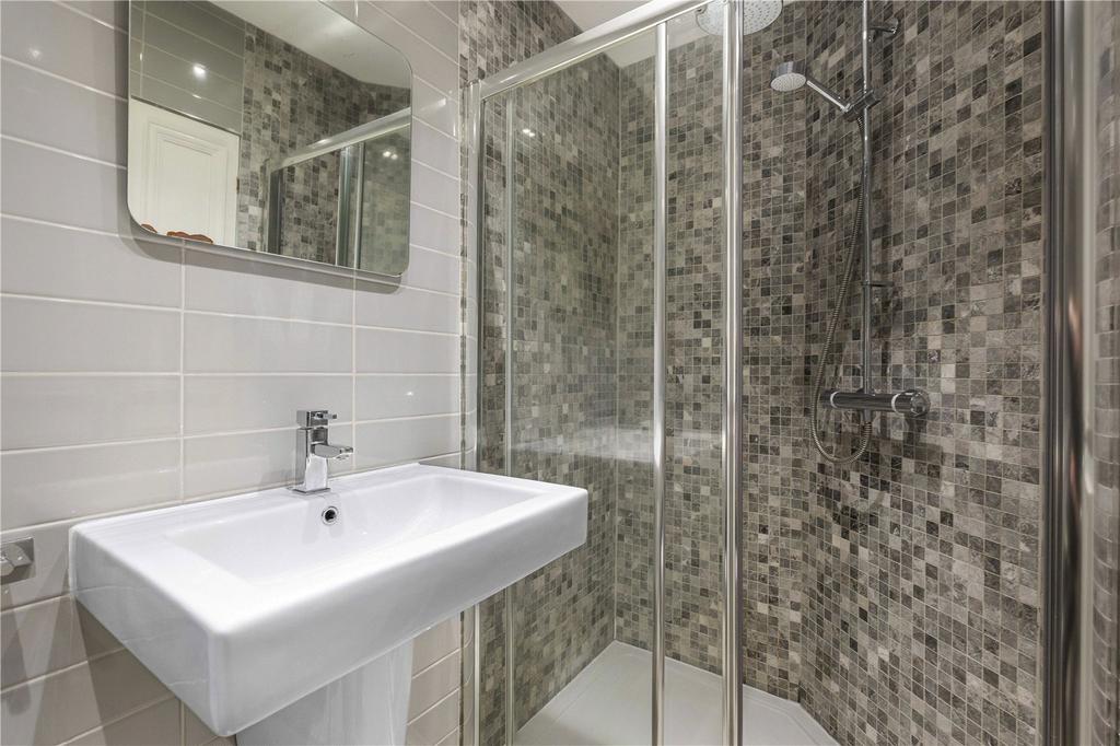 Primary En-Suite