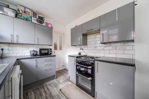 2 bedroom terraced house for sale, Manor Park Avenue, Hampshire PO3