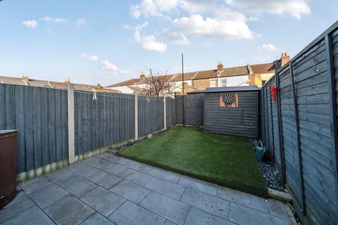 2 bedroom terraced house for sale, Manor Park Avenue, Hampshire PO3