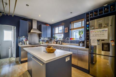 3 bedroom maisonette for sale, Avondale Road, Mortlake, London, SW14