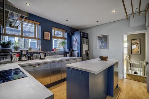 3 bedroom maisonette for sale, Avondale Road, Mortlake, London, SW14