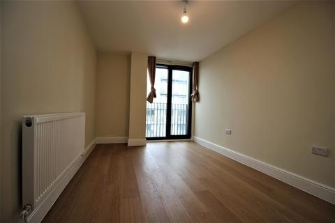3 bedroom apartment to rent, 450 High Road, Ilford IG1