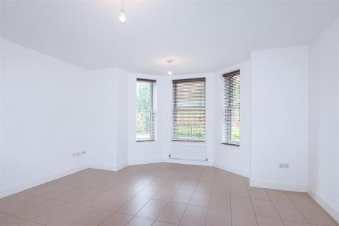 2 bedroom apartment to rent, Kensington Way, Brentwood