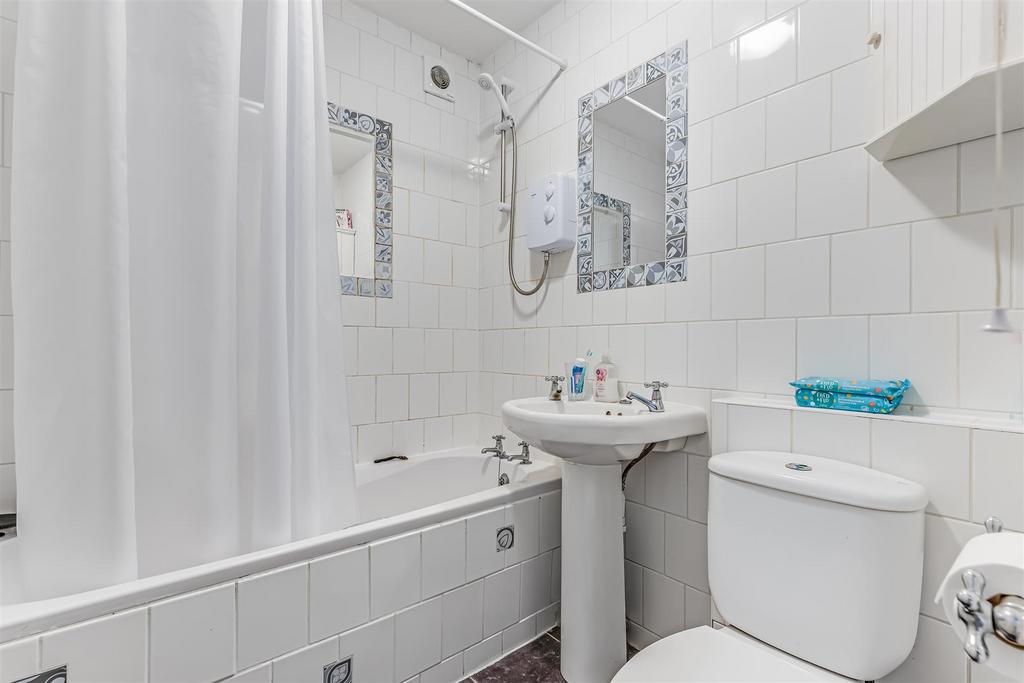 Bathroom.jpg