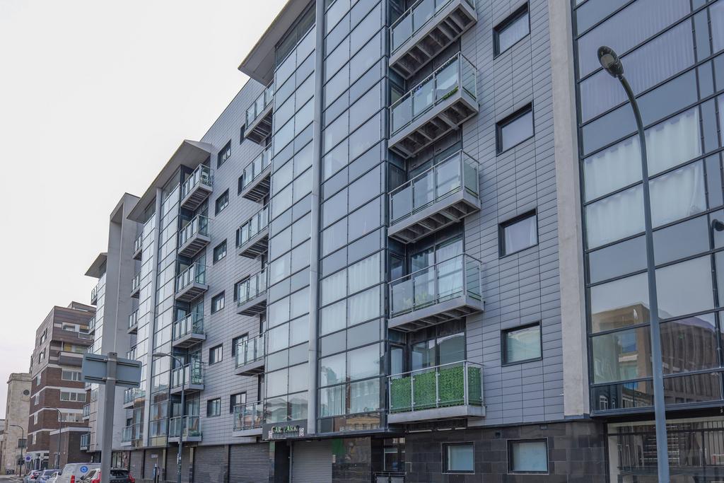2 bedroom flat for sale