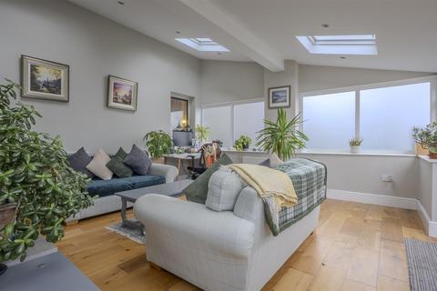 4 bedroom semi-detached house for sale, High Grange House, Ingham Lane, Bradshaw, Halifax, HX2 9PE
