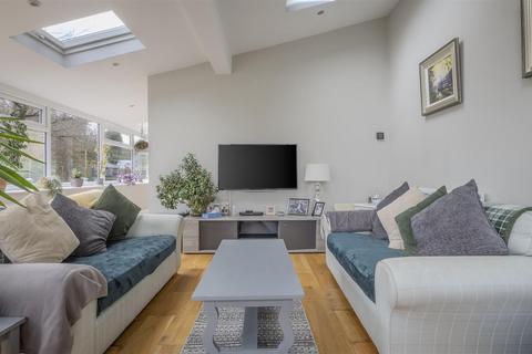 4 bedroom semi-detached house for sale, High Grange House, Ingham Lane, Bradshaw, Halifax, HX2 9PE