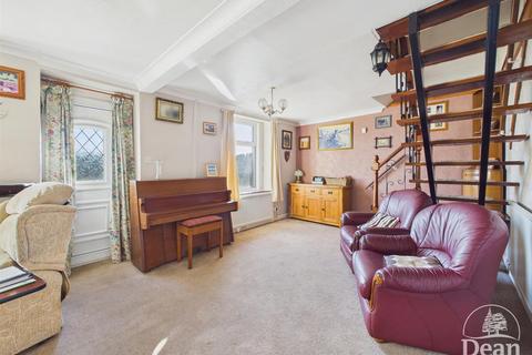 3 bedroom detached house for sale, Deans Walk, Drybrook