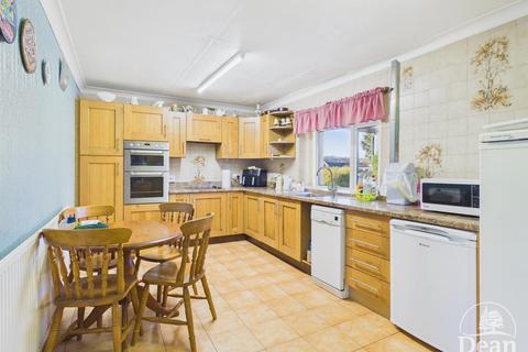3 bedroom detached house for sale, Deans Walk, Drybrook