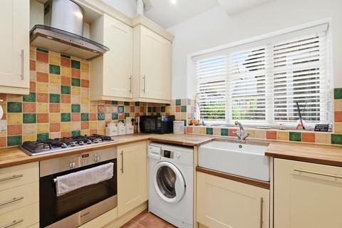 undefined, High Street South, Bedfordshire LU6
