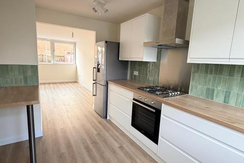 3 bedroom maisonette to rent, John Barnes Walk, London, E15