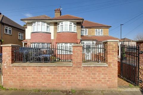 Broadoak Avenue, Enfield, EN3