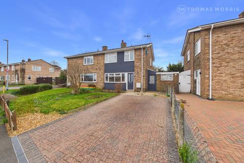 3 bedroom semi-detached house to rent, Kings Road, St. Neots PE19