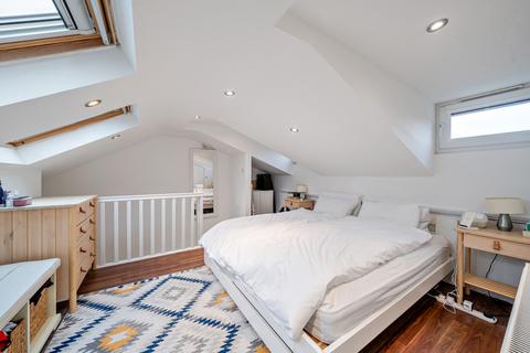 2 bedroom maisonette for sale, Dupree Road, London