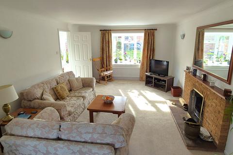 4 bedroom detached house for sale, Ivel Close, Biggleswade SG18