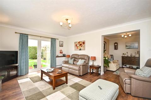 3 bedroom detached bungalow for sale, Broadview Close, Eastbourne