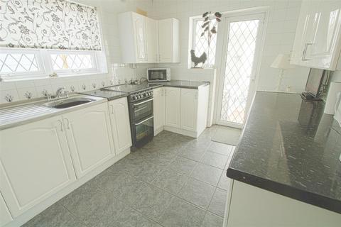2 bedroom semi-detached bungalow for sale, Mill Road, Billericay CM11
