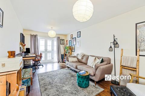 2 bedroom flat to rent, Grange Road London SE1