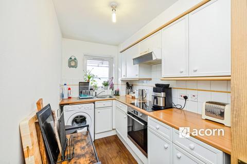 2 bedroom flat to rent, Grange Road London SE1