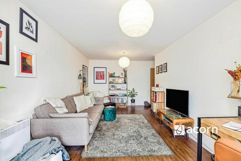 2 bedroom flat to rent, Grange Road London SE1