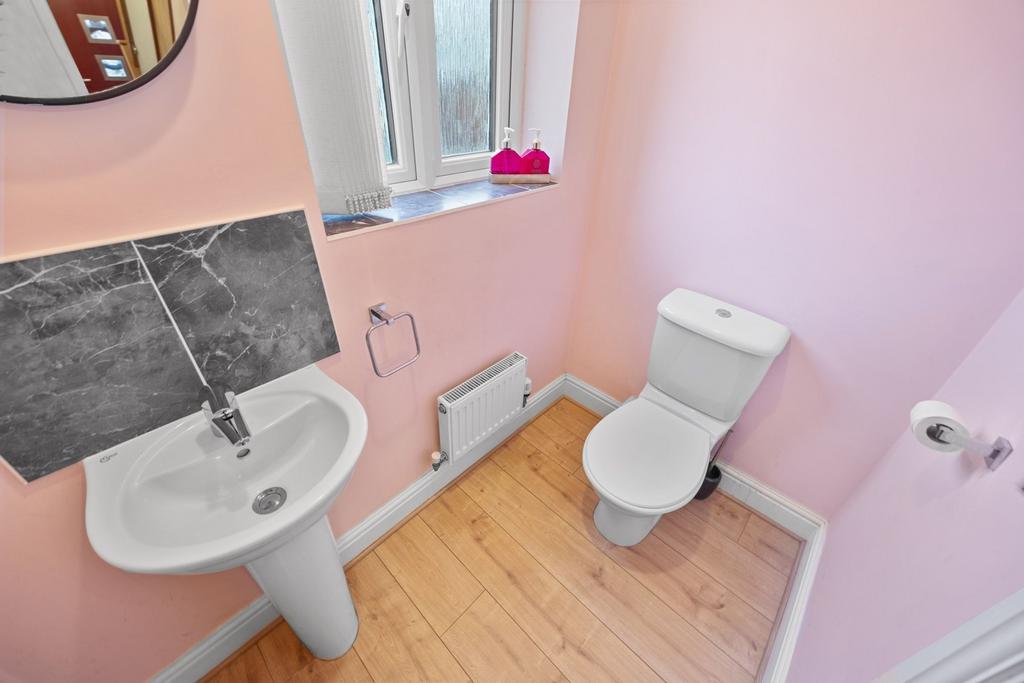 Cloakroom / wc