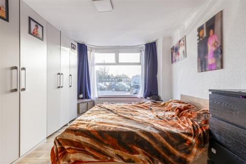 undefined, Firs Drive, Cranford, Hounslow TW5