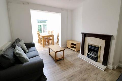 4 bedroom semi-detached house to rent, Milton Road, Cambridge, CB4