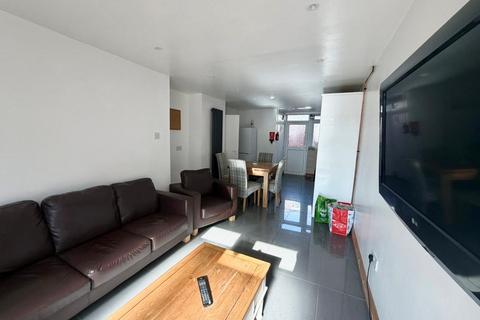 1 bedroom in a house share to rent, Waterloo Street, Southsea, PO5