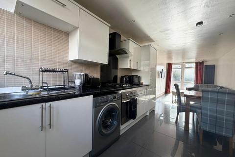 1 bedroom in a house share to rent, Waterloo Street, Southsea, PO5