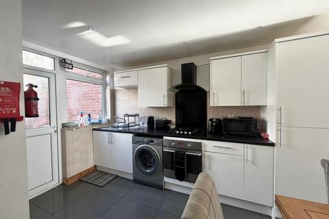 1 bedroom in a house share to rent, Waterloo Street, Southsea, PO5