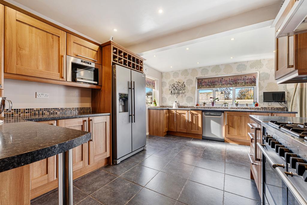 2 BEECHMORE26.jpg