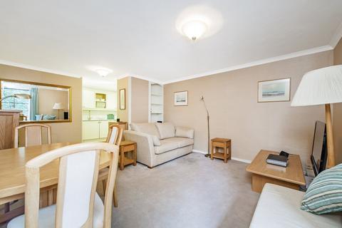 1 bedroom flat to rent, Queensborough Terrace, Bayswater, London, W2