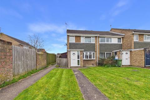 3 bedroom end of terrace house for sale, Slattenham Close, Aylesbury HP19