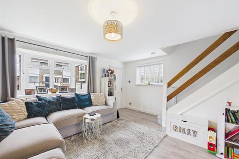 3 bedroom end of terrace house for sale, Slattenham Close, Aylesbury HP19