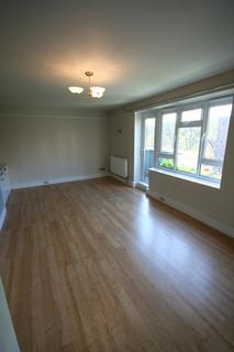 2 bedroom flat to rent, Baizdon Road