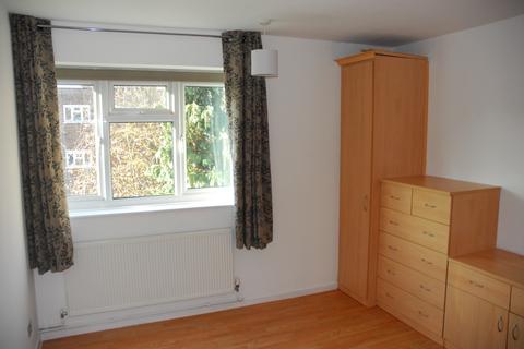2 bedroom flat to rent, Baizdon Road