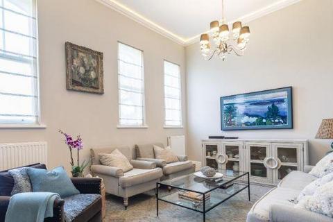 3 bedroom property to rent, Elgin Avenue, London