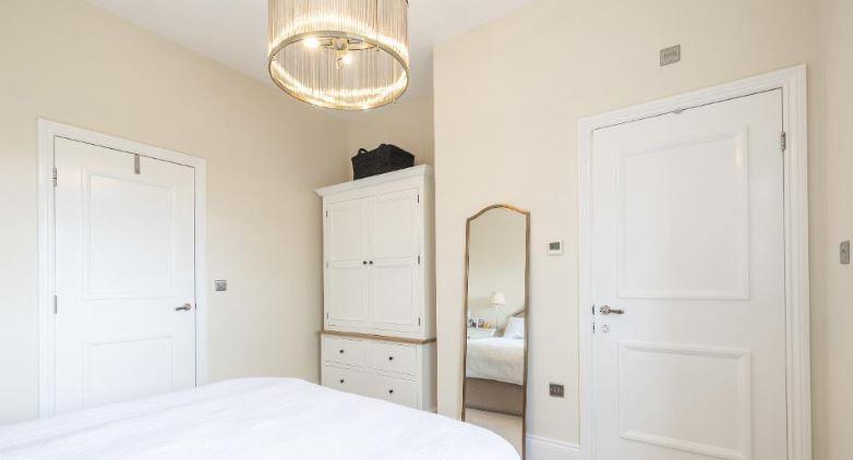 Bedroom 1.JPG