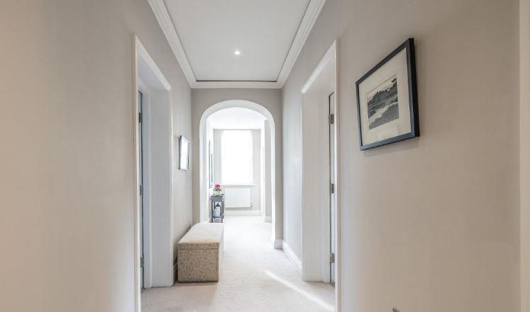 Hallway.JPG