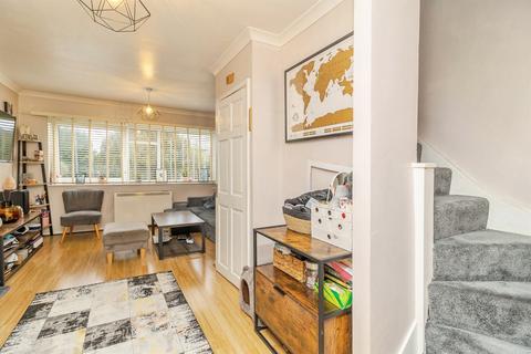 2 bedroom maisonette for sale, Vicarage Road, Bletchley, Milton Keynes