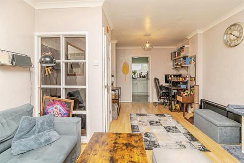 2 bedroom maisonette for sale, Vicarage Road, Bletchley, Milton Keynes