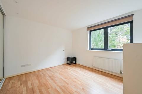 Ocean Wharf, E14, Docklands, London, E14