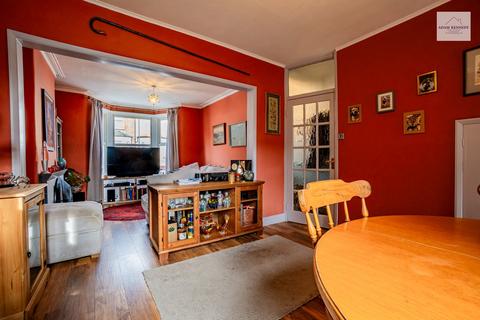 2 bedroom house for sale, Henderson Road, London N9