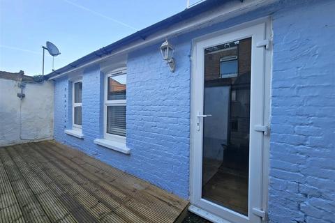1 bedroom flat for sale, Victoria Road, Aldershot
