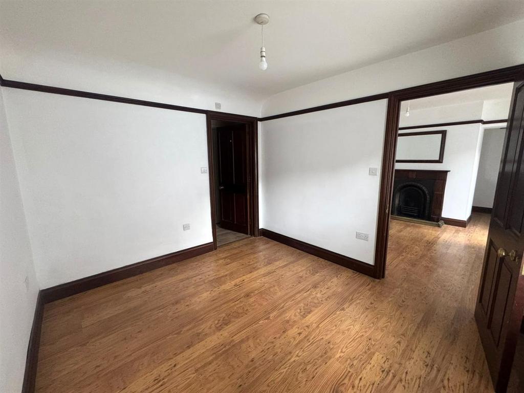 Bedroom Photo 1.jpg