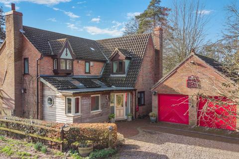 Hill House Road, Bramerton, Norwich