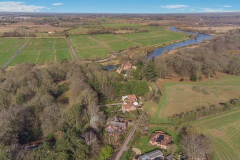 4 bedroom detached house for sale, Hill House Road, Bramerton, Norwich