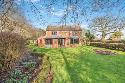 4 bedroom detached house for sale, Hill House Road, Bramerton, Norwich
