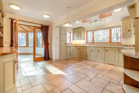 4 bedroom detached house for sale, Hill House Road, Bramerton, Norwich