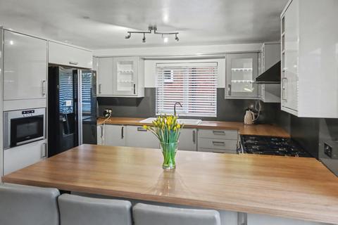 3 bedroom semi-detached house for sale, Springfield Avenue, Banbury